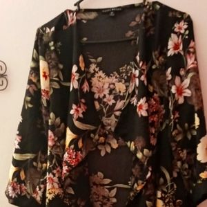 Haute Monde Womens (M) Floral Lounge Wear in Black